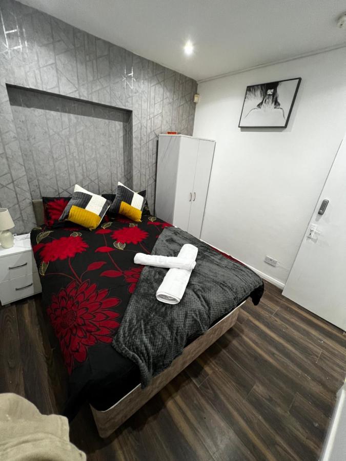Good Priced Double Rooms In Sherperds Bush Λονδίνο Εξωτερικό φωτογραφία