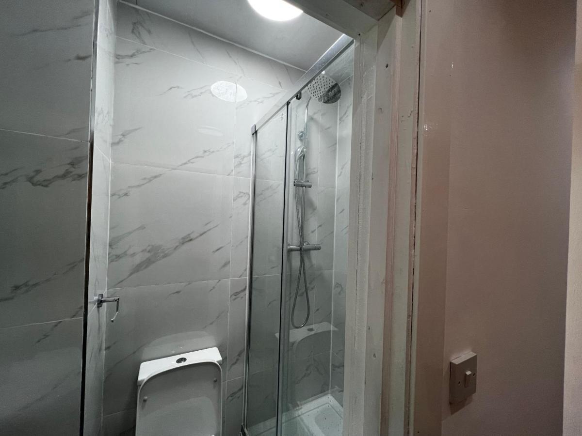 Good Priced Double Rooms In Sherperds Bush Λονδίνο Εξωτερικό φωτογραφία