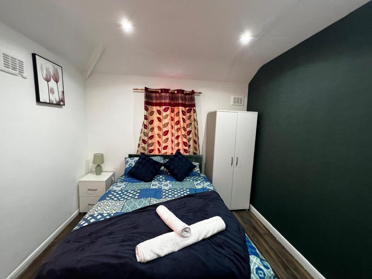 Good Priced Double Rooms In Sherperds Bush Λονδίνο Εξωτερικό φωτογραφία