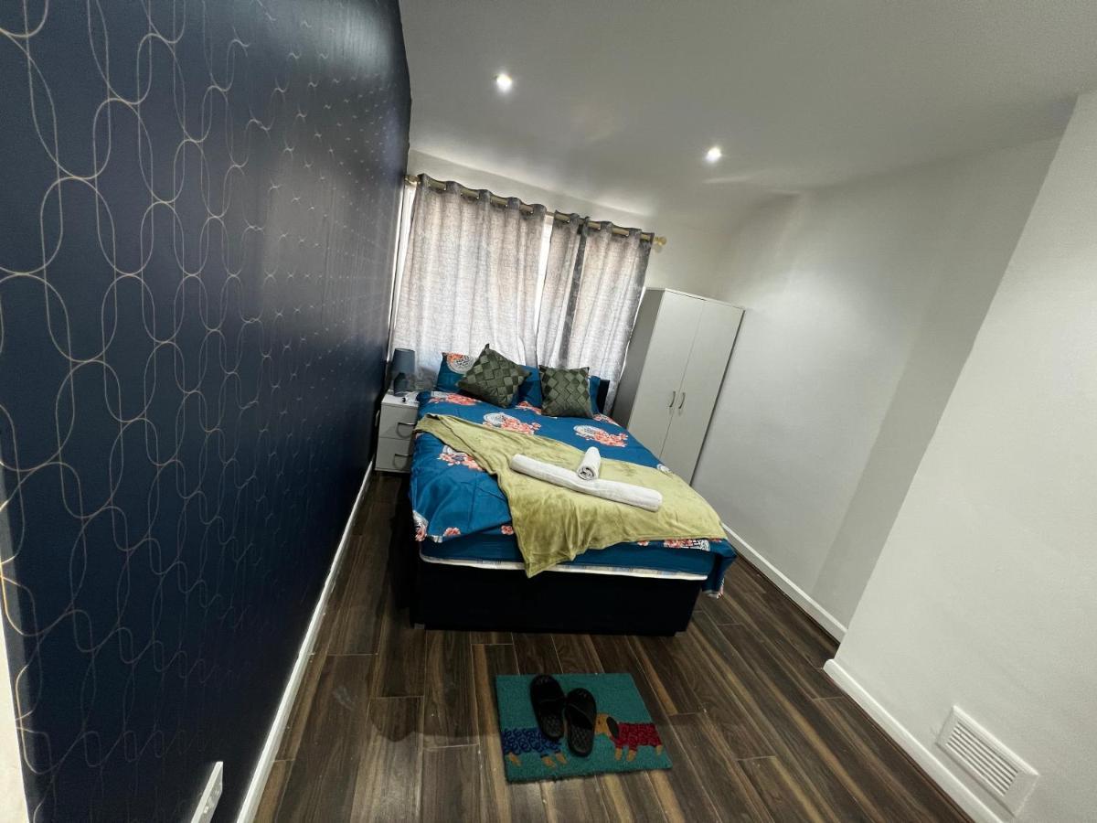 Good Priced Double Rooms In Sherperds Bush Λονδίνο Εξωτερικό φωτογραφία