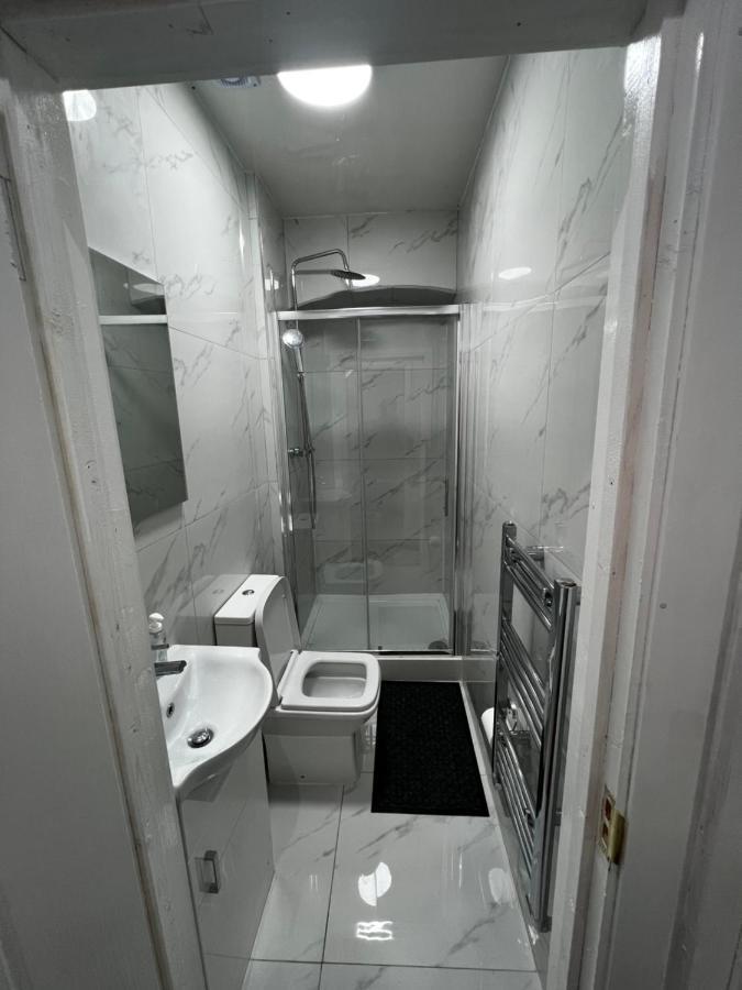 Good Priced Double Rooms In Sherperds Bush Λονδίνο Εξωτερικό φωτογραφία