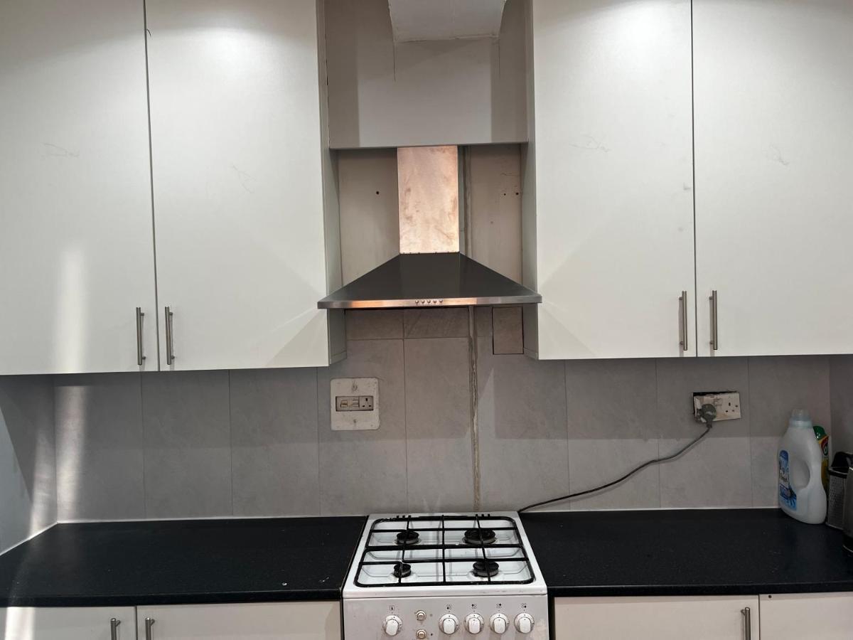 Good Priced Double Rooms In Sherperds Bush Λονδίνο Εξωτερικό φωτογραφία
